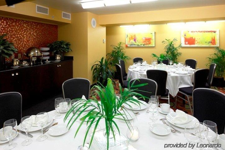 โรงแรมคราวน์ พลาซา นิวออร์ลีน-แอร์พอร์ต เคนเนอร์ ร้านอาหาร รูปภาพ
